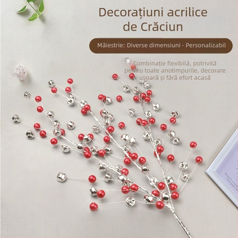Ornament acrilic pentru brad, cu fructe roșii și clopoțe