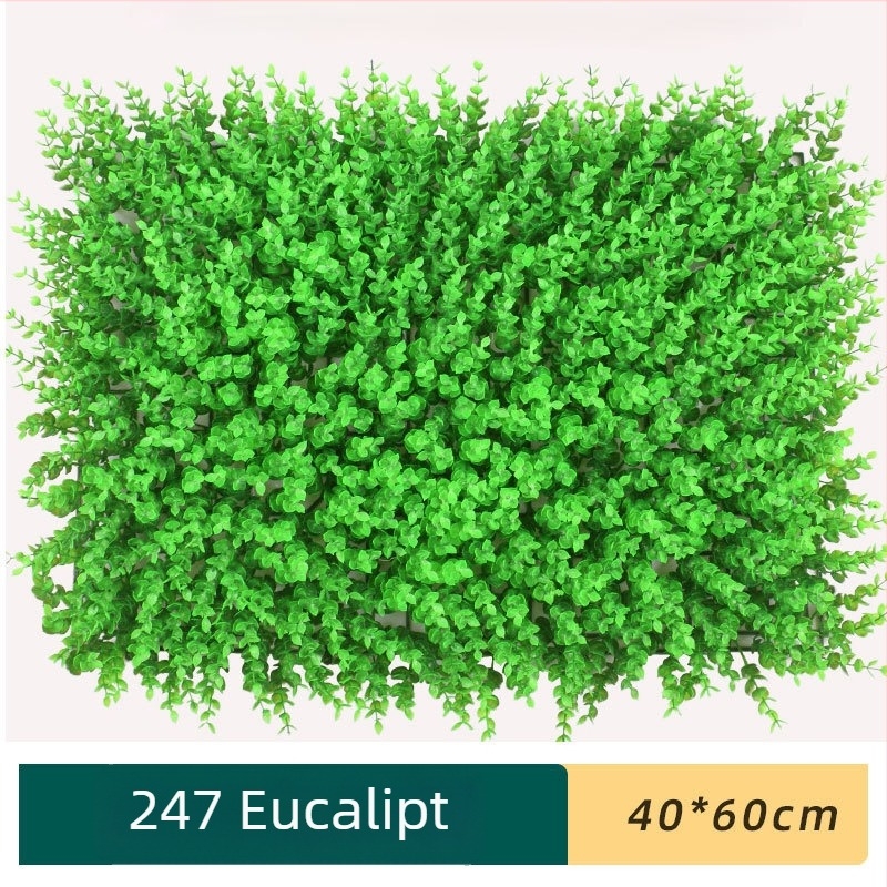 Perete verde exterior artificial cu gazon sintetic și plante decorative din plastic
