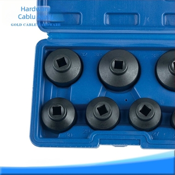 Kit de instrumente pentru demontarea filtrului de ulei, tip capac, cu cheie pentru filtru