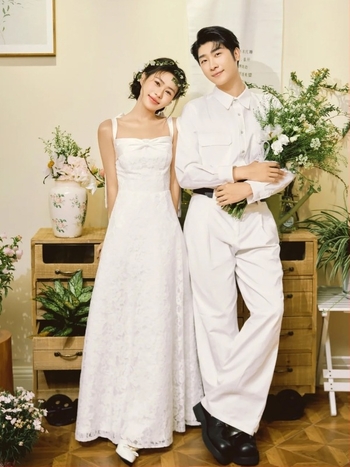 Rochie de mireasă ușoară în stil franțuzesc, dantelă și bretele subțiri, pentru ședințe foto cupluri; rochie lungă din tull, inspirată de stilul coreean