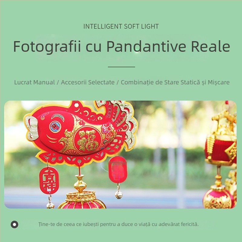 Șir de felinare roșii în stil nou, bile roșii lucioase din satin – decorațiuni festive pentru Anul Nou Chinezesc
