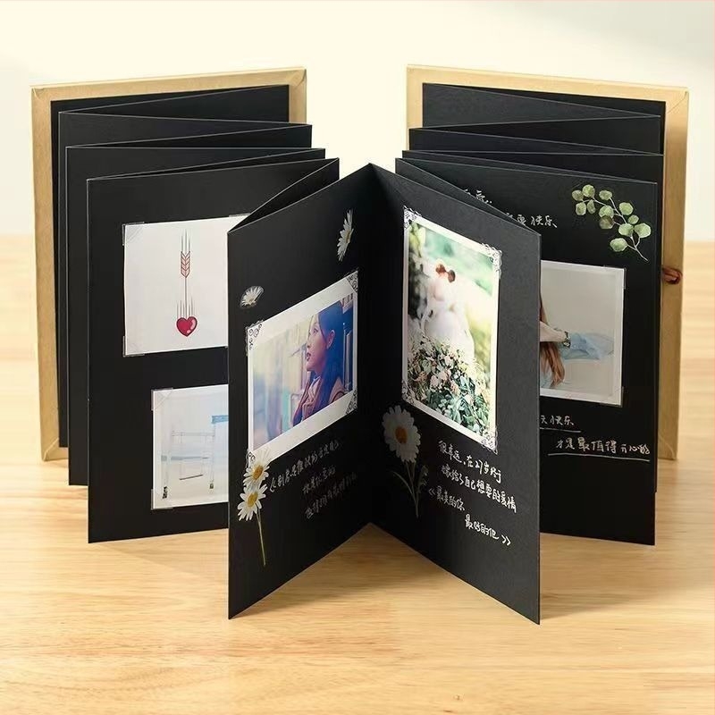 Album foto acordeon DIY cu copertă din piele neagră de vită – cadou handmade pentru cuplu, album comemorativ de absolvire