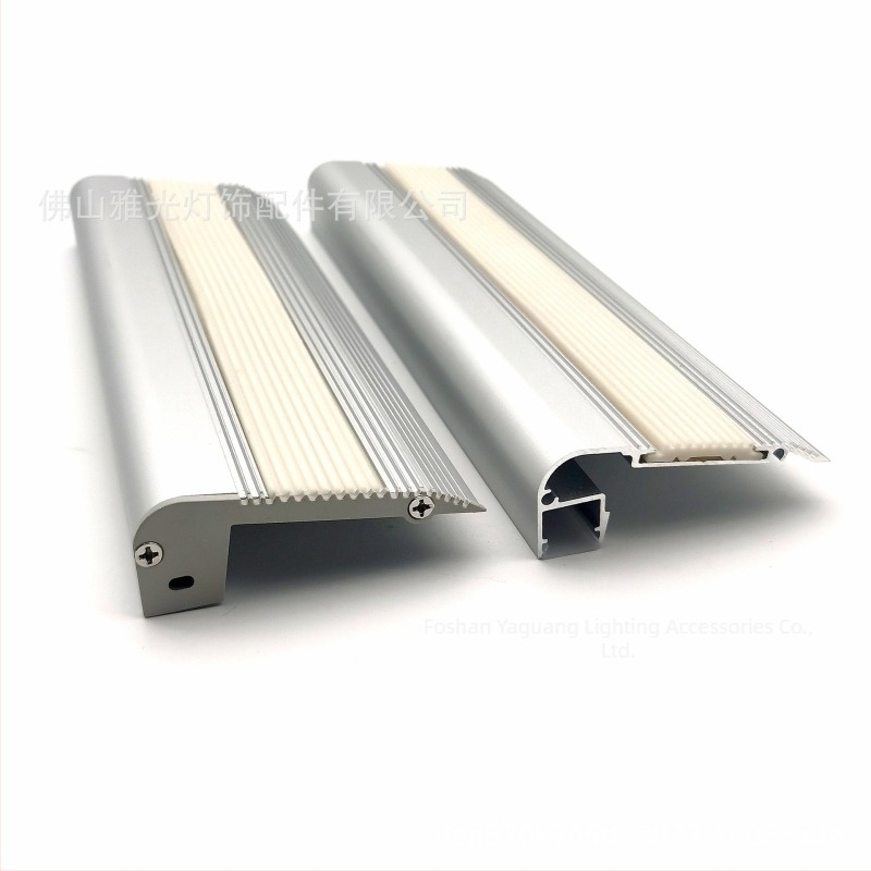 Canal de iluminare pentru trepte cu bandă antiderapantă din silicon moale și kit de canal din aluminiu