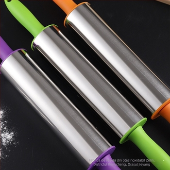 Rulou de aluat din oțel inoxidabil, cu mâner din plastic, pentru foi de colțunași