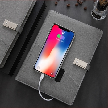 Set cadou notebook cu încărcare wireless, power bank, carnet cu USB flash drive și carnet de birou cu siglă personalizată