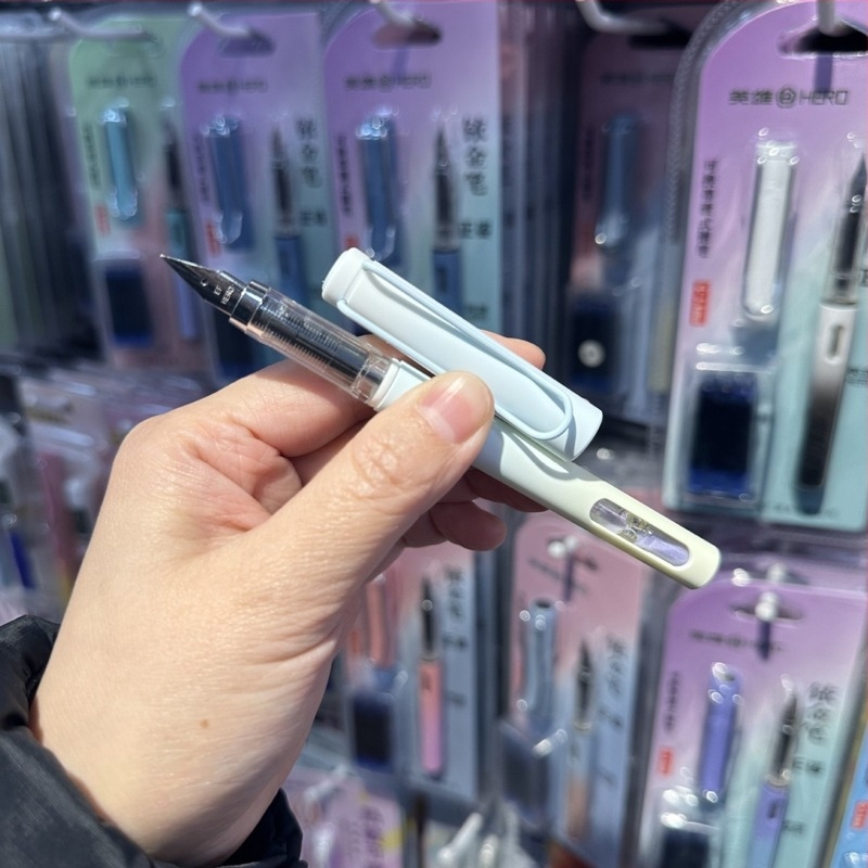 Hero P213 stilou cu gradient de culoare, clepsidră și capac magnetic pentru elevi