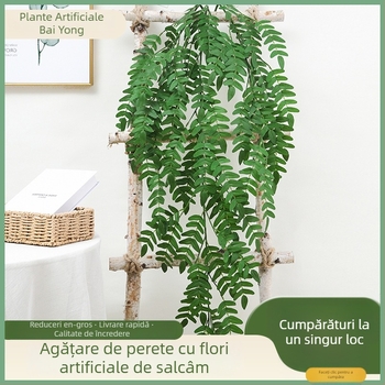 Decor de perete din ratan, plante suspendate, cu flori artificiale și verdeață