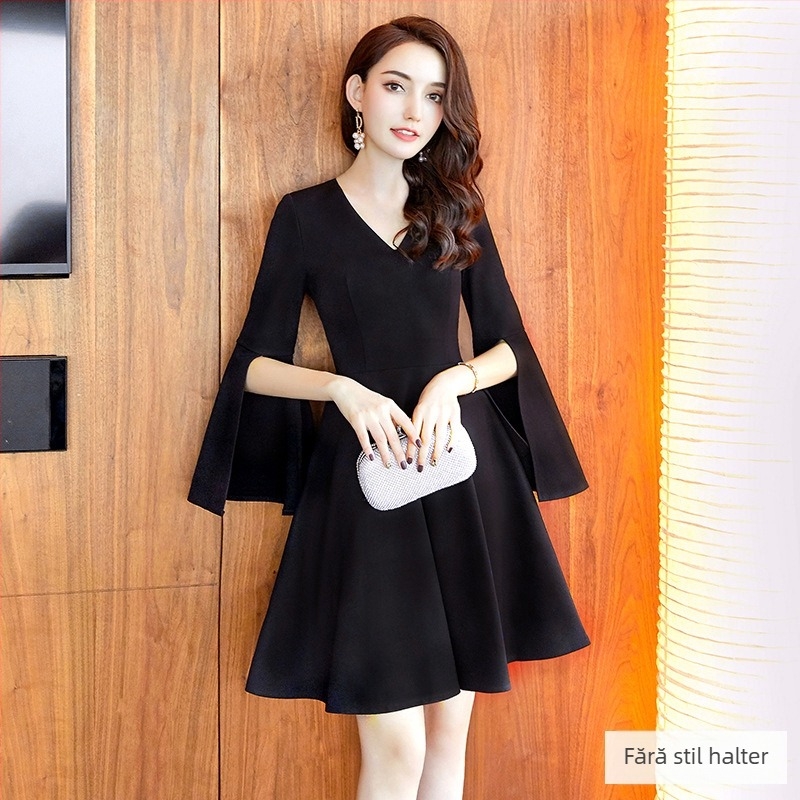 Rochie de seară neagră cu mâneci lungi, croială mulată, talie înaltă, fustă scurtă, elegantă