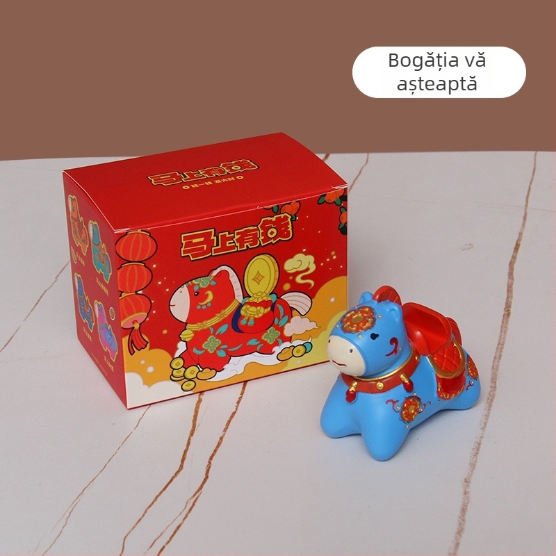 Suport pentru telefon – ornament cu mascotă a Anului Calului