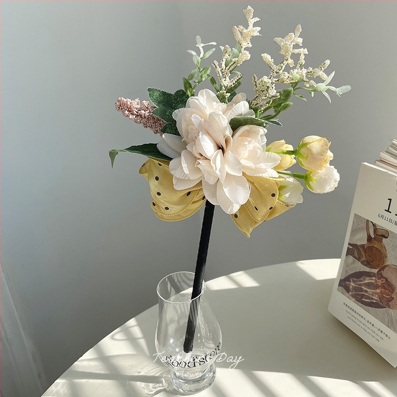 Pix buchet de flori creativ cu flori veșnice – cadou pentru profesoare