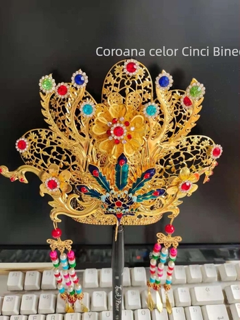Coroană de Phoenix – diademă imperială pentru statuile religioase, cu trei coroane de fenix