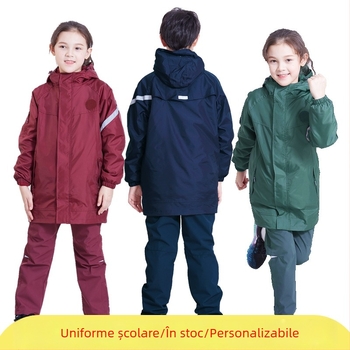 Set de uniforme școlare de la grădiniță până la gimnaziu, toamnă-iarnă, cu logo brodat
