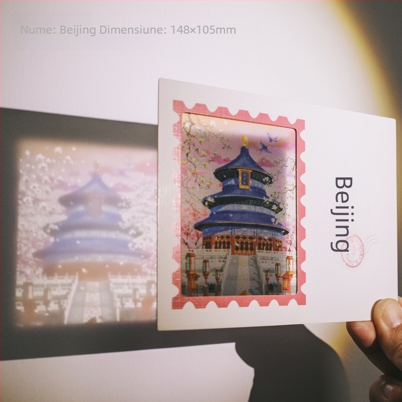 Carte poștală translucidă cu Orașul Interzis din Beijing în zăpadă, ziduri roșii și arhitectură veche, patru anotimpuri, în culori vii.