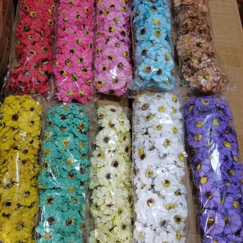 Set de flori artificiale pentru nuntă, cu Daisy, Gerbera și Sunflower — buchet din satin, diademă, garlandă de rattan, decor pentru cutii cu bomboane (72 de flori/pachet)