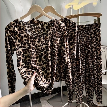 Set termic pentru femei cu imprimeu leopard – top cu mânecă lungă și pantaloni, material periat, cald pentru iarnă