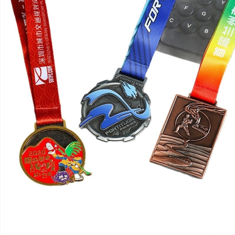 Medalii metalice personalizate pentru evenimente sportive, maratoane, drumeții pe campus, competiții de înot, distincții onorifice și medalii de aur