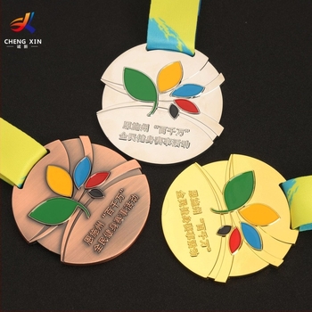 Medalie metalică emailată pentru competiția Taekwondo, eveniment sportiv și maraton – distincție comemorativă