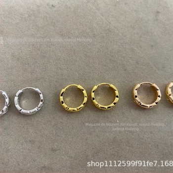 Cercei din aur V, model pătrat quiltat, pentru femei, stil ușor luxos, cercei hoop eleganți, look nou, accesorii elegante pentru urechi de nișă