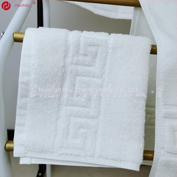 Set patru prosoape hotel jacquard, 100% bumbac, din patru piese: prosop de față, prosop de mâini, prosop de baie și covoraș de baie; moale, absorbant; personalizare logo.