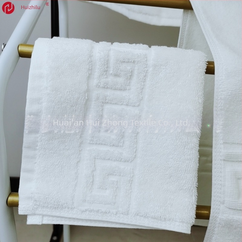 Set patru prosoape hotel jacquard, 100% bumbac, din patru piese: prosop de față, prosop de mâini, prosop de baie și covoraș de baie; moale, absorbant; personalizare logo.