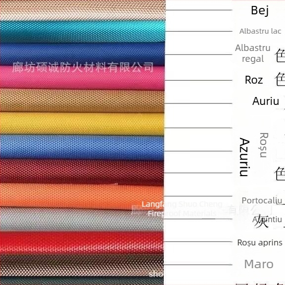 Cortină de ușă căptușită din bumbac, rezistentă la umezeală și izolantă, potrivită pentru garaj, depozitare frigorifică și depozit.