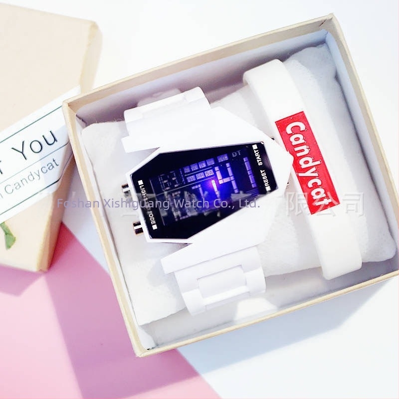 Ceas digital pentru elevi cu afișaj luminos, cadran mare de 46 mm, curea din silicon, carcasă din rășină, mecanism electronic