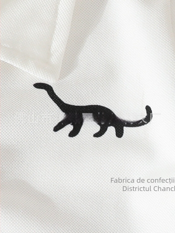 Set de două piese pentru băieți: tricou cu mânecă scurtă cu imprimeu litere și dinozaur, însoțit de șorturi asortate.