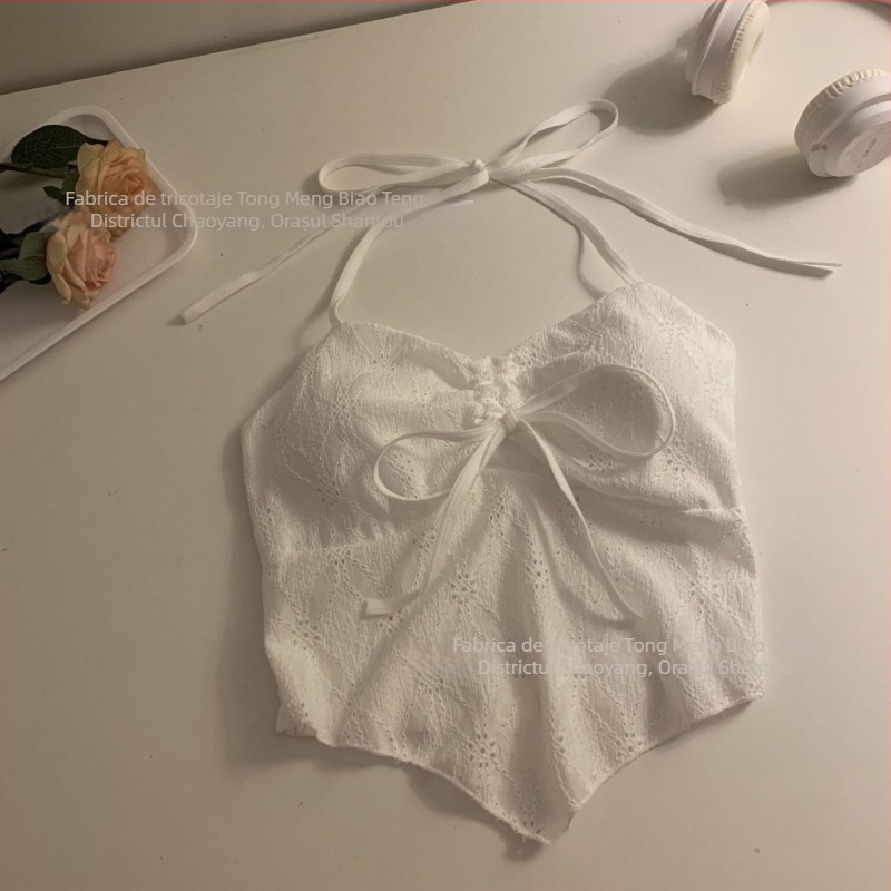 Top alb halter cu spatele decupat, crop scurt pentru vară