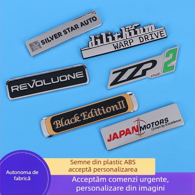 Emblemă auto din ABS plastic cu plăcuță metalică, finisaj electroplatinat, imprimare 3D color