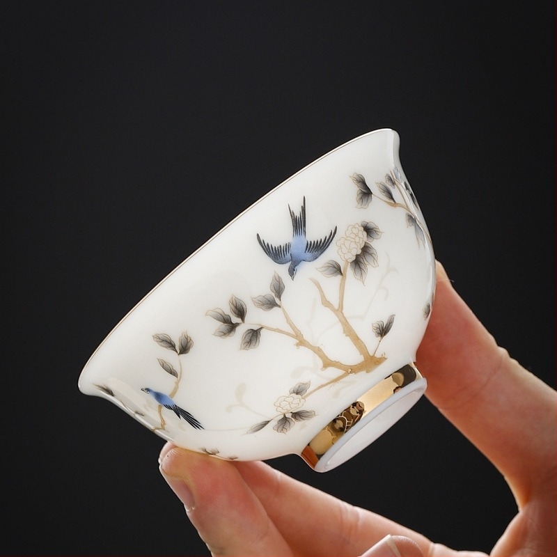 Set Kung Fu de ceai din porțelan Shishang Xuan, cu cești și boluri cu capac și decor aurit, cadou ceramic