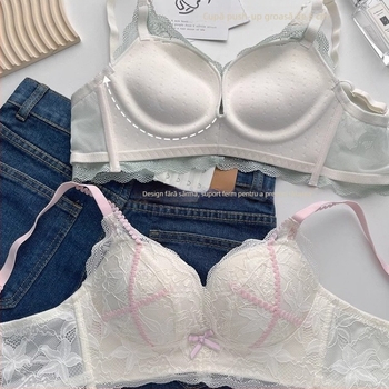 Sutien dantelat ultra-gros, cu pernă de 8 cm, pentru sâni mici