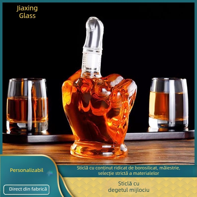 Sticlă de lichior cu formă de deget mijlociu, decantor de whisky cu formă de pumn și pahar în formă de deget