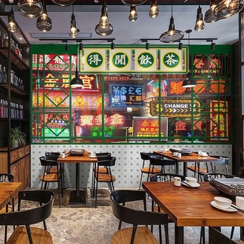 Tapet cu scenă de stradă din Hong Kong și fereastră falsă, pentru ceainării, cafenele și hoteluri – decor retro nostalgic