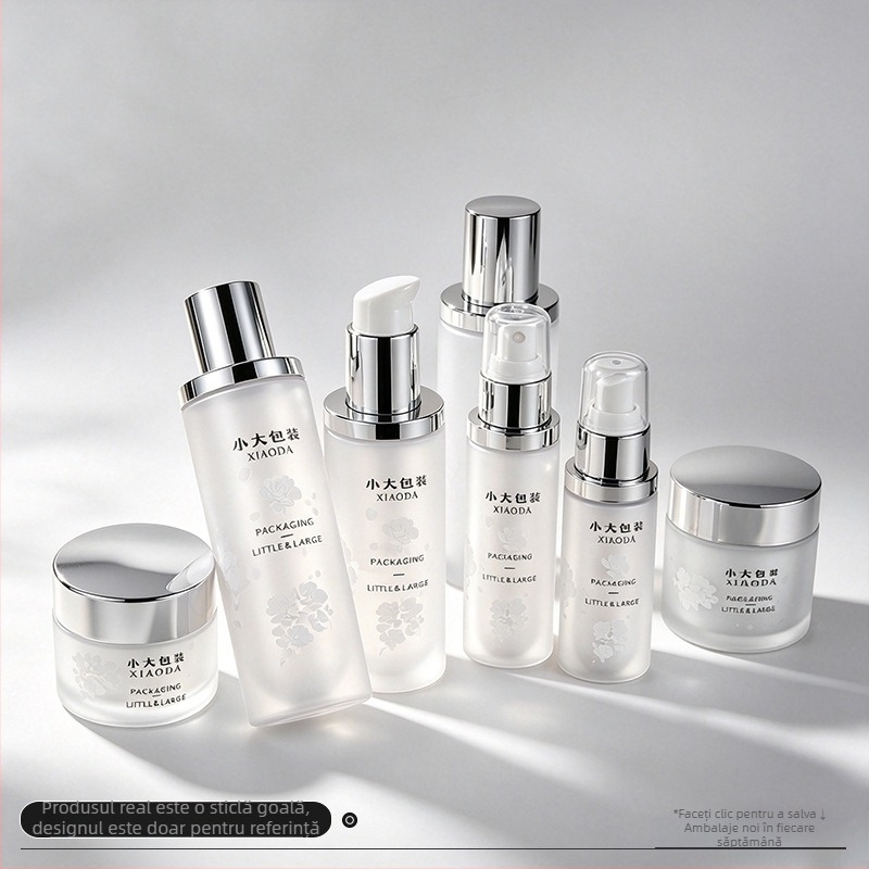 Set de ambalaje cosmetic cu recipiente multiple: sticlă mată de 120 ml cu capac argintiu și dop interior, flacon spray de 100 ml, loțiune 30 ml, cremă 30 g, cremă 50 g