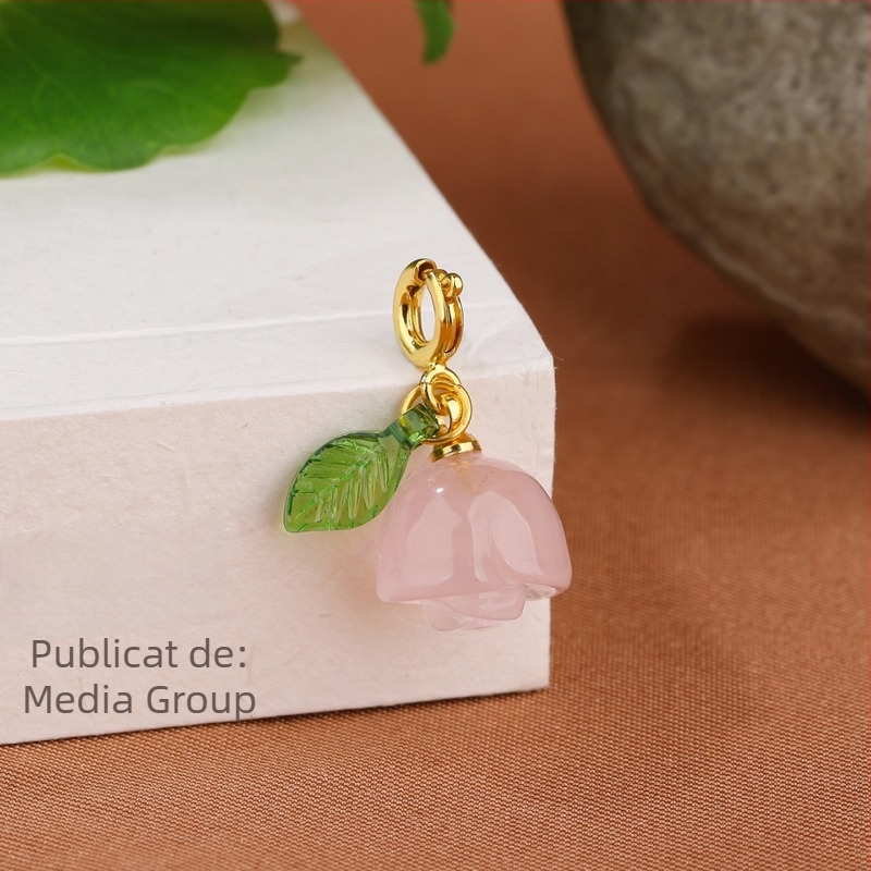 Cristal roz natural, pandantiv sculptat manual cu motive de piersică, roză și strugure, accesorii DIY cu mărgele