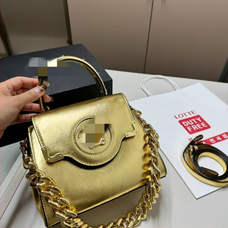 Geantă crossbody pentru femei în stil Kelly, mini pătrată din PVC, cu clapă, pentru purtare zilnică