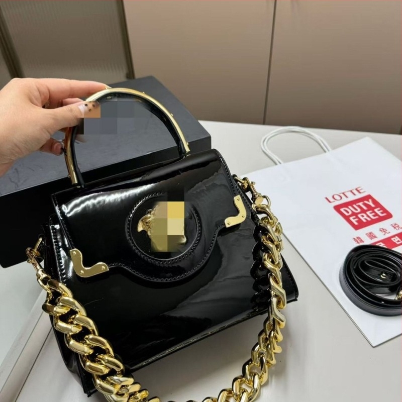Geantă crossbody pentru femei în stil Kelly, mini pătrată din PVC, cu clapă, pentru purtare zilnică