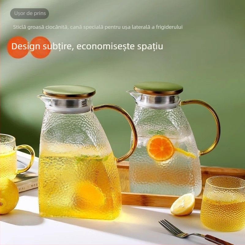 Recipient de apă din sticlă borosilicată înaltă, cu textură ciocănită, capacitate mare, rezistent la căldură și frig, pentru uz casnic.