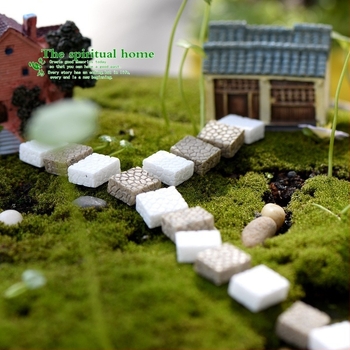 Ornament miniatural din mușchi din rășină cu design în trepte pentru decor DIY cu suculente