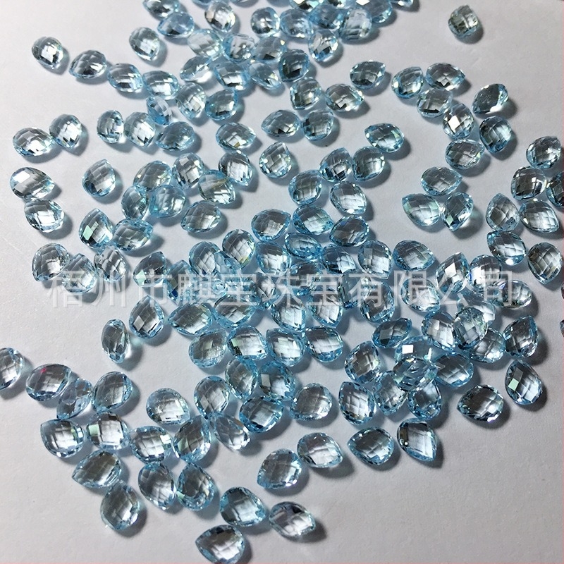 Topaz albastru ceresc în formă de lacrimă, 4x6 mm, fațete pătrate duble și tăietură dublă cu aspect țestoasă
