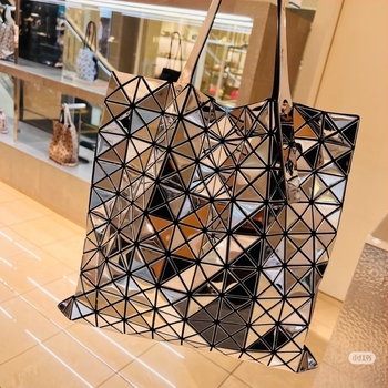 2025 Geantă geometrică cu quilting în formă de diamant, 10 compartimente, finisaj oglindă, geantă de umăr și poșetă de mână, stil japonez, minimalistă și versatilă pentru femei