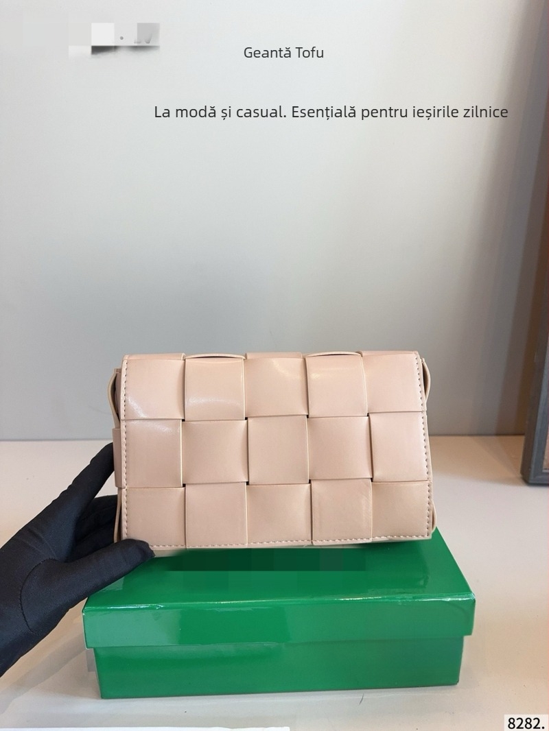Geantă mică de damă din piele naturală, țesută manual, crossbody, formă mică pătrată, primăvara 2025.
