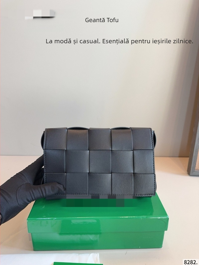 Geantă mică de damă din piele naturală, țesută manual, crossbody, formă mică pătrată, primăvara 2025.
