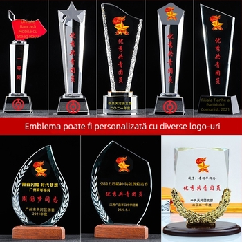 Trofeu de cristal – Membru creativ al partidului, post de pionier, cu motiv de steag roșu, personalizabil pentru unitate deosebită
