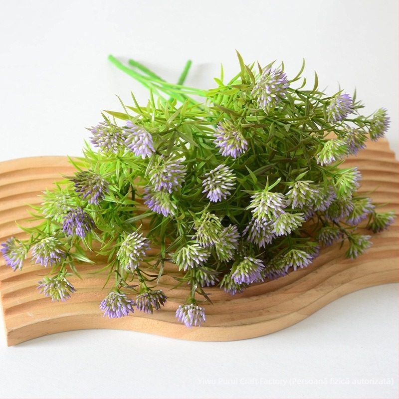 Plante artificiale: mingi mini vopsite, frunzis verde vopsit pentru aranjamente florale, flori din plastic și iarbă artificială.