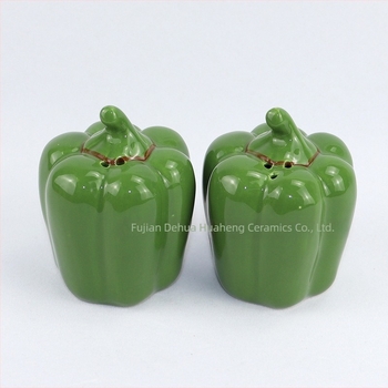 Set ceramic în stil pastoral, în formă de ardei verde, pentru sare și piper