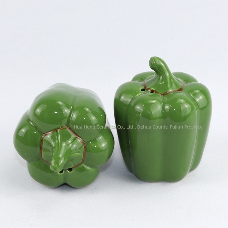 Set ceramic în stil pastoral, în formă de ardei verde, pentru sare și piper