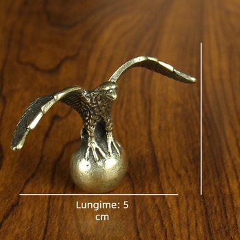 Figară de vultur din alamă pe minge – ornament de birou, stil vintage
