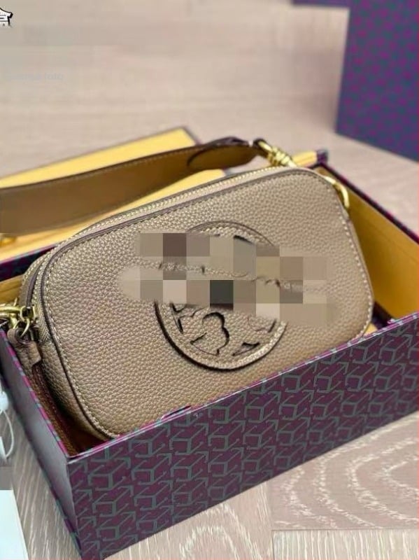 Geantă mică pătrată pentru femei, design de nișă toamnă-iarnă 2024, geantă versatilă pentru umăr și crossbody, stil urban casual