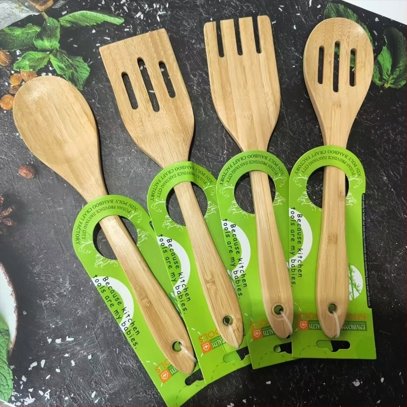 Set de ustensile de bucătărie din bambus, cu suprafață antiaderentă: lingură, spatulă, polonic și răzuitor